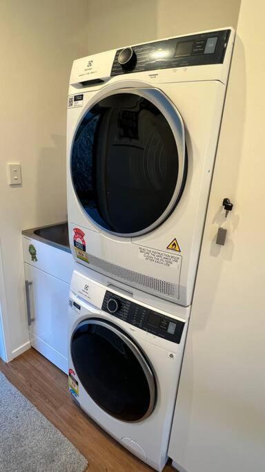 Lakeview Home Retreat At Queenstown Hill エクステリア 写真